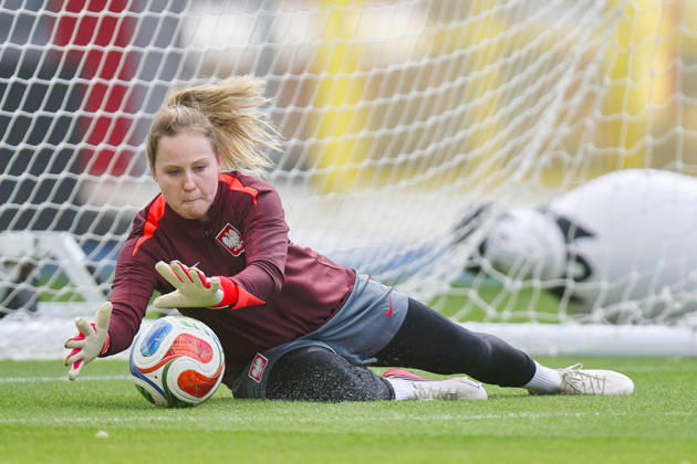 08.10.2026 LEUVEN , PILKA NOZNA KOBIET ( WOMEN S FOOTBALL) TRENING OFICJALNY PRZED POLFINALEM BARAZY MISTRZOSTW SWIATA 2027 TRENING NZ. KINGA SEWERYN FOTO RADOSLAW JOZWIAK CYFRASPORT NEWSPIX.PL --- Newspix.pl  RA2_6268