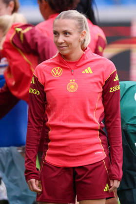 Karlsruhe, Germany, October 8, 2026 German Women s National Soccer Team Final Training Session Friendly Match: Germany vs. Australia Pictured: Elisa Senß Senss, Germany Copyright: HMBxMedia MadeleinexFantini