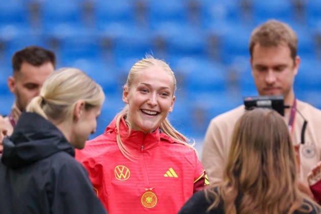 Karlsruhe, Germany, October 8, 2026 German Women s National Soccer Team: Final practice for the friendly match between Germany and Australia. Pictured: Camilla Küver. Küver is named Player of the Match by the DFB Women s Fan Club. Copyright: HMBxMedia MadeleinexFantini