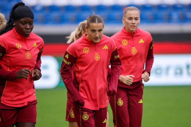 Karlsruhe, Germany, October 8, 2026 German Women s National Soccer Team: Final Training Session for the Friendly Match Between Germany and Australia Pictured, from left: Nicole Anyomi (Germany), Carlotta Wamser (Germany), and Laura Freigang (Germany) Copyright: HMBxMedia MadeleinexFantini
