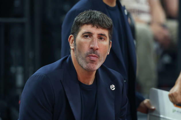 Alex Mumbru, Virtus Bologna, Head Coach before the game, cutout, GER, FC Bayern Basketball vs. Virtus Bologna, basketball, EuroLeague, Matchday 4, 2026–2027 season, October 8, 2026, GER, FC Bayern Basketball vs. Virtus Bologna, basketball, EuroLeague, Matchday 4, 2026–2027 season, October 8, 2026, Munich Copyright: xEibner-Pressefoto JennixMaulx EP_JML