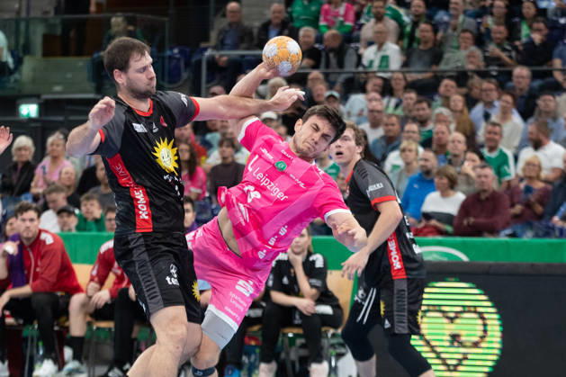 Handball, HBL2 SC DHfK Leipzig vs. TuS N Lübbecke, October 8, 2026; Matej Klima 13; SC DHfK Leipzig was fouled by Yannick Dräger 19, TuS N Lübbecke Handball, 2nd Bundesliga, 2026–2027 season, Matchday 7: SC DHfK Leipzig vs. TuS N Lübbecke on October 8, 2026, at the Quarterback Immobilien Arena Leipzig Copyright: xBEAUTIFULxSPORTS JanxKaeferx