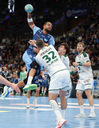 October 8, 2026, Stuttgart, Germany: Handball – TVB Stuttgart vs. HSG Wetzlar; from left: Philipp Ahouansou (TVB), Nikolaj Laeso, Marti Soler (Wetzlar)