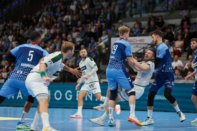 Dominik Mappes (HSG Wetzlar, No. 7) is fouled at the circle GER, TVB Stuttgart vs. HSG Wetzlar, Handball, Opel Handball Bundesliga, Matchday 8, 2026–2027 season, October 8, 2026 GER, TVB Stuttgart vs. HSG Wetzlar, Handball, Opel Handball Bundesliga, Matchday 8, 2026–2027 season, October 8, 2026 Stuttgart Copyright: xEibner-Pressefoto SoerenxHerwegx EP_SHG
