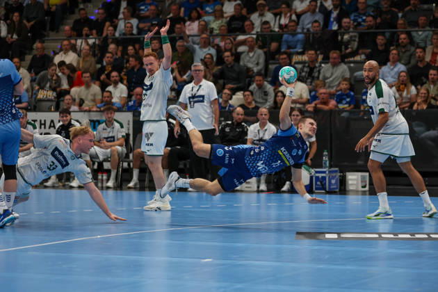 Simone Mengon, TVB Stuttgart, 15 on the shot (GER), TVB Stuttgart vs. HSG Wetzlar, Handball, Opel Handball Bundesliga, Matchday 8, 2026–2027 season, October 8, 2026, GER, TVB Stuttgart vs. HSG Wetzlar, Handball, Opel Handball Bundesliga, Matchday 8, 2026–2027 season, October 8, 2026, Stuttgart Copyright: xEibner-Pressefoto SoerenxHerwegx EP_SHG