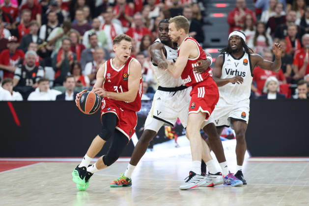 Rokas Jokubaitis, FC Bayern Basketball, 31, with the ball alongside Niels Giffey, FC Bayern Basketball, 05, GER, FC Bayern Basketball vs. Virtus Bologna, Basketball, EuroLeague, Matchday 4, 2026–2027 Season, October 8, 2026, GER, FC Bayern Basketball vs. Virtus Bologna, Basketball, EuroLeague, Matchday 4, 2026–2027 Season, October 8, 2026, Munich Copyright: xEibner-Pressefoto JennixMaulx EP_JML