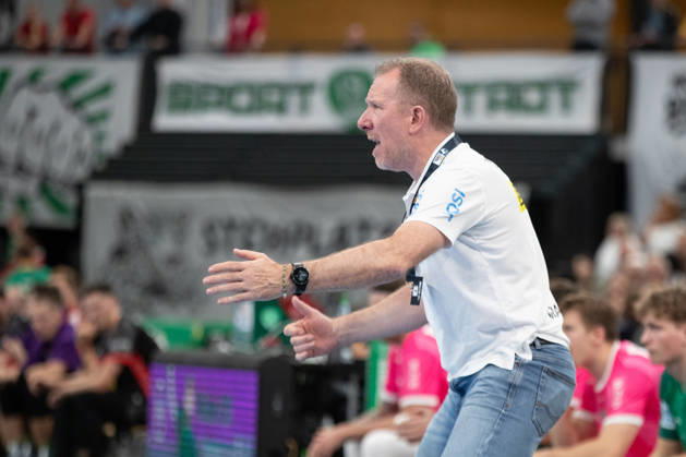Handball, HBL2: SC DHfK Leipzig vs. TuS N Lübbecke, October 8, 2026; Head Coach Frank Carstens of SC DHfK Leipzig in action; Handball, 2nd Bundesliga, 2026–2027 season, Matchday 7: SC DHfK Leipzig vs. TuS N Lübbecke on October 8, 2026, at the Quarterback Immobilien Arena Leipzig Copyright: xBEAUTIFULxSPORTS JanxKaeferx