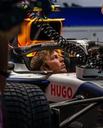 FORMULE 1 : Grand Prix de Singapour - 08 10 2026 30 Liam Lawson (NZL) Oracle Red Bull Racing (AUT) Red Bull RB22 RBPT-Ford, during the Formula 1 Singapore Grand Prix at the Marina Bay Street Circuit, Round 18 of the 2026 FIA Formula 1 World Championship, WM, Weltmeisterschaft 9-11 October 2026, Singapore (SGP). SINGAPORESingapore  Copyright: xIANxBUNDEYx xMPSxAGENCYx x