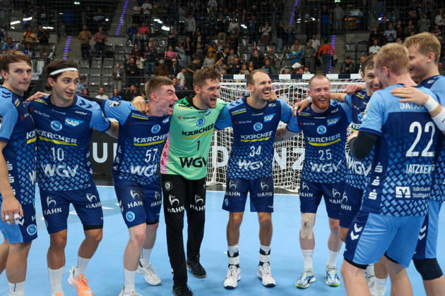 The TVB Stuttgart team is celebrating its victory in the match GER, TVB Stuttgart vs. HSG Wetzlar, handball, Opel Handball Bundesliga, Matchday 8, 2026–2027 season, October 8, 2026 GER, TVB Stuttgart vs. HSG Wetzlar, Handball, Opel Handball Bundesliga, Matchday 8, 2026–2027 season, October 8, 2026 Stuttgart Copyright: xEibner-Pressefoto SoerenxHerwegx EP_SHG