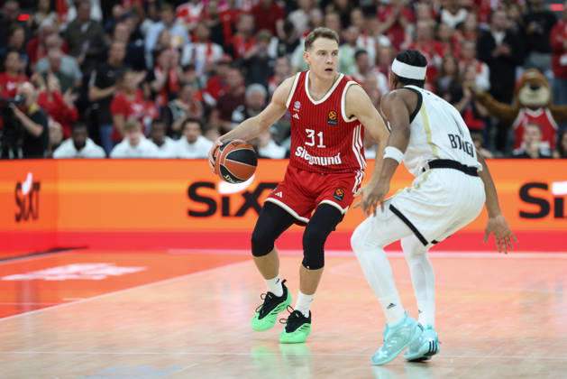 Rokas Jokubaitis, FC Bayern Basketball, 31, with Trent Frazier, Virtus Bologna, 01, GER, FC Bayern Basketball vs. Virtus Bologna, Basketball, EuroLeague, Matchday 4, 2026–2027 Season, October 8, 2026, GER, FC Bayern Basketball vs. Virtus Bologna, Basketball, EuroLeague, Matchday 4, 2026–2027 Season, October 8, 2026, Munich Copyright: xEibner-Pressefoto JennixMaulx EP_JML