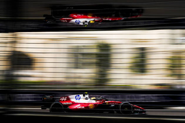 FORMULA 1 SINGAPORE AIRLINES SINGAPORE GRAND PRIX 2026 Lewis Hamilton (GBR) 44 Ferrari in practice during the Formula 1 Singapore Airlines Singapore Grand Prix 2026, Round 17 of the 2026 Formula 1 World Championship, WM, Weltmeisterschaft from 9th - 11th October 2026 at the Marina Bay Street Circuit, Singapore. Credit: Robbie Hoad Every Second Media Editorial use only. All images are copyright Every Second Media Limited. No images may be reproduced without prior permission. Copyright: xIMAGO EveryxSecondxMediax ESM-2203-0213 RobbiexHoadx xEveryxSecondxMediax