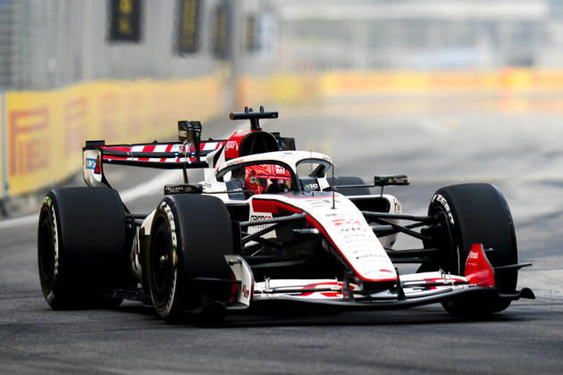 FORMULA 1 SINGAPORE AIRLINES SINGAPORE GRAND PRIX 2026 Esteban Ocon (FRA) 31 Haas F1 Team in practice during the Formula 1 Singapore Airlines Singapore Grand Prix 2026, Round 17 of the 2026 Formula 1 World Championship, WM, Weltmeisterschaft from 9th - 11th October 2026 at the Marina Bay Street Circuit, Singapore. Credit: Robbie Hoad Every Second Media Editorial use only. All images are copyright Every Second Media Limited. No images may be reproduced without prior permission. Copyright: xIMAGO EveryxSecondxMediax ESM-2203-0253 RobbiexHoadx xEveryxSecondxMediax