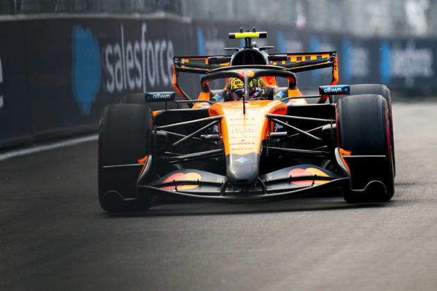 FORMULA 1 SINGAPORE AIRLINES SINGAPORE GRAND PRIX 2026 Lando Norris (GBR) 1 McLaren in practice during the Formula 1 Singapore Airlines Singapore Grand Prix 2026, Round 17 of the 2026 Formula 1 World Championship, WM, Weltmeisterschaft from 9th - 11th October 2026 at the Marina Bay Street Circuit, Singapore. Credit: Robbie Hoad Every Second Media Editorial use only. All images are copyright Every Second Media Limited. No images may be reproduced without prior permission. Copyright: xIMAGO EveryxSecondxMediax ESM-2203-0262 RobbiexHoadx xEveryxSecondxMediax