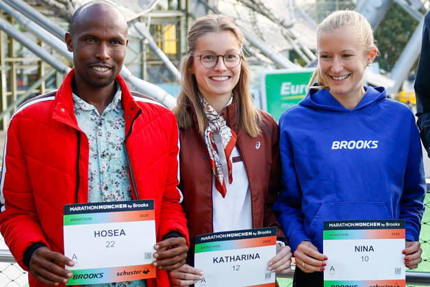 Munich Marathon 2026 Press Conference, Munich, October 9, 2026: Hosea Tuwei (KEN), Katharina Saathoff (GER), and Nina Reuter (GER) pose for a group photo at the Munich Marathon 2026 press conference in Munich, October 9, 2026 Copyright: xBEAUTIFULxSPORTS Kellererx
