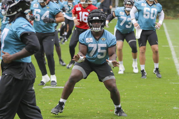 CHADLER’S CROSS, ENGLAND - OCTOBER 09: Emmanuel Pregnon of the Jacksonville Jaguars training with the team during the Jacksonville Jaguars team practise and media as part of the London NFL, American Football Herren, USA Series 2026, at the Grove, Chandler’s Cross, Hertfordshire, England, on 09 October 2026. Jody Demay - Davies SPP Copyright: xJodyxDemayx-xDaviesx xSPPx Sportspressphoto_SPR249426