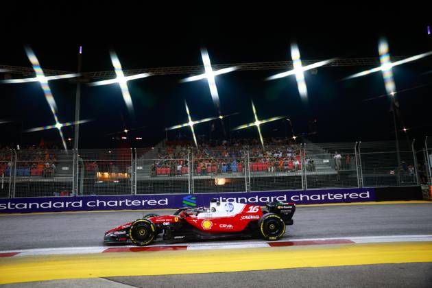 16 LECLERC Charles mco, Scuderia Ferrari SF 26, action F1 GP 17 Singapore 2026 F1 GP 17 Singapore 2026 ALONSO Fernando spa, Aston Martin F1 Team Honda AMR26, portrait F1 GP 17 Singapore 2026 Singapore