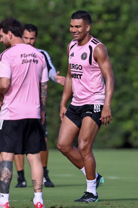 FORT LAUDERDALE, FL - OCTOBER 09: Inter Miami CF midfielder Casemiro (5) is seen during an Inter Miami Training Session at Florida Blue Training Center on October 09, 2026 in Fort Lauderdale, Florida.(Photo by Chris Arjoon Icon Sportswire). SOCCER: OCT 09 Inter Miami CF Training EDITORIAL USE ONLY Icon2610090000011