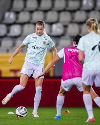 October 9, 2010: Ada Martine Hegerberg of Norway warms up ahead of the FIFA Women’s World Cup Qualifier soccer match between Romania and Norway on October 9, 2026 in Bucharest. Photo by Marius Simensen, BILDBYRAN COP 238 bbeng women s FIFA World Cup qualifiers soccer football international match Norway Romania  Copyright: MARIUSxSIMENSEN BB261009BB504
