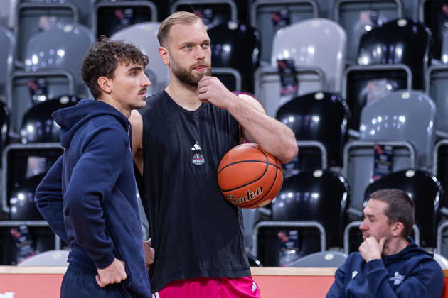 easyCredit Basketball Bundesliga, Telekom Baskets Bonn vs. Science City Jena, October 9, 2026 Old acquaintances: Kristofer Krause (Science City Jena, 36) and Melvin Jostmann (Telekom Baskets Bonn, 12) easyCredit Basketball Bundesliga, Telekom Baskets Bonn vs. Science City Jena, October 9, 2026, Telekom Dome Bonn Copyright: xBEAUTIFULxSPORTS Derixx