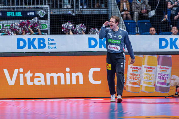 Joel Birlehm, TSV Hannover Burgdorf, No. 35 (left), TSV Hannover Burgdorf (green) vs. SG Flensburg Handewitt (blue) on Matchday 8 of the 2026–2027 season in the Opel Handball Bundesliga on October 9, 2026, ZAG Arena Hannover, GER, Copyright: xJanxGuentherx xTSVxHannover-Burgdorfx