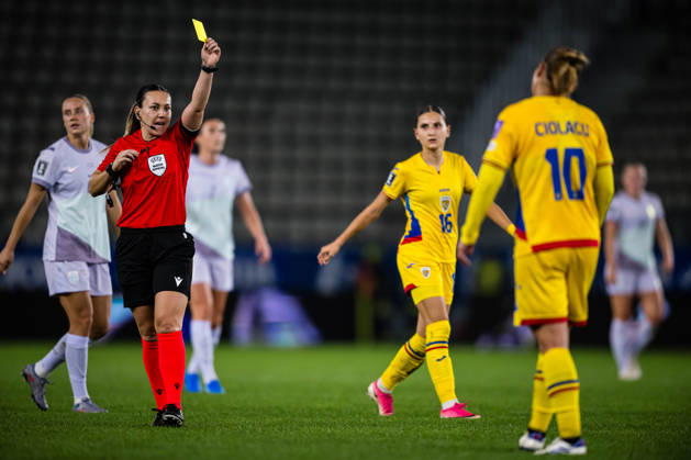 October 9, 2010: Mihaela Ciolacu of Romania after receiving a yellow card from referee Emily Heaslip during the FIFA Women’s World Cup Qualifier soccer match between Romania and Norway on October 9, 2026 in Bucharest. Photo by Marius Simensen. BILDBYRAN COP 238 bbeng women s FIFA World Cup qualifiers soccer football international match Norway Romania  Copyright: MARIUSxSIMENSEN BB261009BB660
