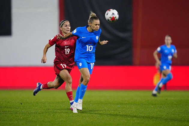 Turkiye v Slovenia - FIFA Women™s World Cup 2027 European Qualifiers Play-offs Round 1: First Leg ISTANBUL, TURKEY - OCTOBER 9: Dominika Conc of Slovenia heads the ball during the FIFA Women s World Cup 2027 European Qualifiers Play-offs Round 1 First Leg between Turkiye and Slovenia at Pendik Stadyumu on October 9, 2026 in Istanbul, Turkey. Istanbul Pendik Stadyumu Turkey Copyright: xYagizxGurtug PSxImagesxYagizxGurtug PSxImagesx