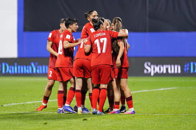 Turkiye v Slovenia - FIFA Women™s World Cup 2027 European Qualifiers Play-offs Round 1: First Leg ISTANBUL, TURKEY - OCTOBER 9: Selen Altunkulak of Turkiye celebrates after scoring her team s third goal during the FIFA Women s World Cup 2027 European Qualifiers Play-offs Round 1 First Leg between Turkiye and Slovenia at Pendik Stadyumu on October 9, 2026 in Istanbul, Turkey. Istanbul Pendik Stadyumu Turkey Copyright: xYagizxGurtug PSxImagesxYagizxGurtug PSxImagesx