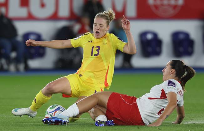 Belgium s Elena Dhont and Poland s Oliwia Wos fight for the ball during a soccer game between Belgium s national women s team the Red Flames and Poland, on Friday 9 October 2026 in Leuven, the first leg of the play-off for the 2027 FIFA Women s World Cup. VIRGINIExLEFOUR  x189283549x