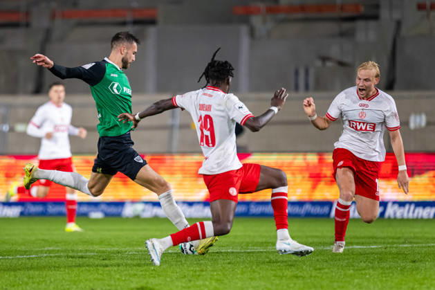 L R Felix Higl, SC Preussen Münster, 33; Franci Bouebari, Rot-Weiss Essen, 19; Ben Huening, Rot-Weiss Essen, 15 (GER), SC Preussen Münster vs. Rot-Weiss Essen, Soccer, 3rd Division, Matchday 8, 2026–2027 Season, October 9, 2026 DFL regulations prohibit any use of photographs as image sequences and or quasi-video GER, SC Preussen Münster vs. Rot-Weiss Essen, Soccer, 3rd League, Matchday 8, 2026–2027 season, October 9, 2026, Münster Copyright: xEibner-Pressefoto JanxRollingerx EP_JSK