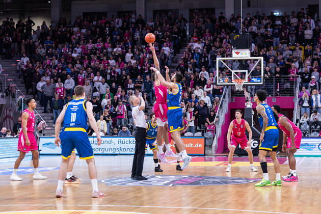 easyCredit Basketball Bundesliga, Telekom Baskets Bonn vs. Science City Jena, October 9, 2026. Tip-off for the easyCredit Basketball Bundesliga game between Telekom Baskets Bonn and Science City Jena on October 9, 2026, at the Telekom Dome in Bonn Copyright: xBEAUTIFULxSPORTS Derixx