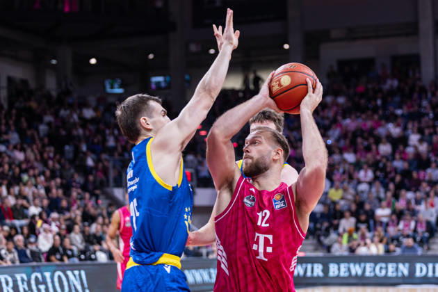easyCredit Basketball Bundesliga, Telekom Baskets Bonn vs. Science City Jena, October 9, 2026: Melvin Jostmann (Telekom Baskets Bonn) 12, Lorenz Bank (Science City Jena) 25; easyCredit Basketball Bundesliga, Telekom Baskets Bonn vs. Science City Jena, October 9, 2026, Telekom Dome Bonn Copyright: xBEAUTIFULxSPORTS Derixx