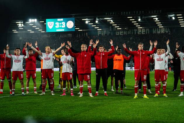 October 9, 2026, 3rd Division, Matchday 8, SC Preußen Münster vs. Rot Weiss Essen at the LVM Preußenstadion, Rot Weiss Essen in front of the stands IMPORTANT NOTICE: In accordance with DFB and DFL regulations, it is prohibited to use or allow the use of photographs taken in the stadium and or during the game in the form of sequential images and or video-like photo series. Copyright: xJordyxFourgonx