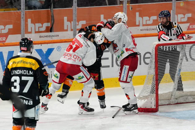 3014 Bern BE, Switzerland - October 09: Tristan Scherwey (10 SCB) is fighting against Dominic Zwerger (61 EHCB) during the National League match between SC Bern and EHC Biel-Bienne at PostFinance Arena on October 09, 2026 in 3014 Bern BE, Switzerland. Copyright: xKjetilxWaberx xSPPx Sportspressphoto_SPR249685