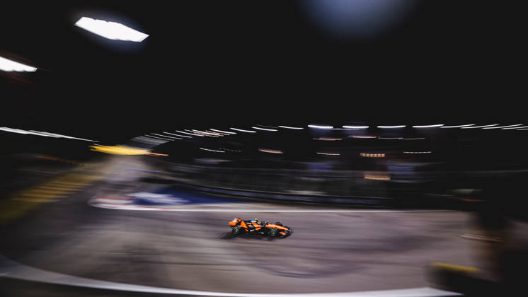 October 9, 2026, Singapore, Kaohsiung City, Singapore: LANDO NORRIS of McLaren Mastercard F1 Team qualifies fifth during Sprint Qualifying of the 2026 Formula 1 Singapore Grand Prix at Marina Bay Street Circuit in Singapore. Singapore Singapore - ZUMAh201 20261009_zsp_h201_049 Copyright: xYichinxHoux