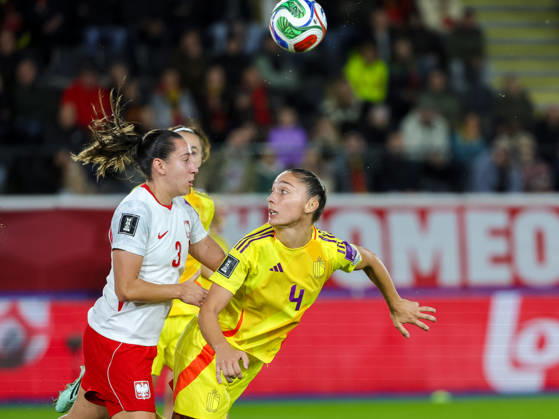 SOCCER WOMEN UEFA BELGIUM VS SCOTLAND Wiktoria Zieniewicz (3) of Poland and Amber Tysiak (4) of Belgium pictured during a women football game between the national teams of Belgium , called the Red Flames , and Poland on Round 1 of Play Offs, first leg of the 2026-27 UEFA Women s European Qualifiers competition , on Saturday 9 October 2026 in Leuven , BELGIUM . PHOTO SPORTPIX Sevil OKTEM Leuven Den Dreef BELGIUM  Copyright: xSportpix.bex xSevilxOKTEMxSevilxOKTEMx