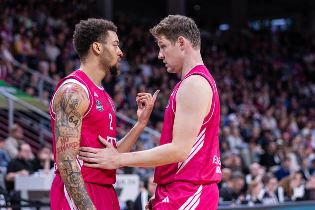 easyCredit Basketball Bundesliga, Telekom Baskets Bonn vs. Science City Jena, October 9, 2026 Brief recap: Alijah Comithier (Telekom Baskets Bonn 2) and Patrick Heckmann (Telekom Baskets Bonn 33) easyCredit Basketball Bundesliga, Telekom Baskets Bonn vs. Science City Jena, October 9, 2026, Telekom Dome Bonn Copyright: xBEAUTIFULxSPORTS Derixx