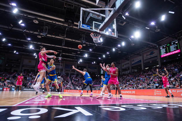 easyCredit Basketball Bundesliga, Telekom Baskets Bonn vs. Science City Jena, October 9, 2026 Leon Kratzer of Telekom Baskets Bonn scores a 22-point game against the entire zone easyCredit Basketball Bundesliga, Telekom Baskets Bonn vs. Science City Jena, October 9, 2026, Telekom Dome Bonn Copyright: xBEAUTIFULxSPORTS Derixx