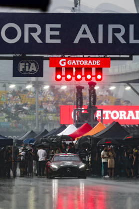 F1 - SINGAPORE GRAND PRIX 2026 starting grid, safety car, rain, pluie, during the 2026 Formula 1 Singapore Grand Prix, 17th round of the 2026 Formula One World Championship, WM, Weltmeisterschaft from October 9 to 11, 2026 on the Marina Bay Street Circuit, in Singapore, Singapore - SingaporeSingapore Copyright: xDPPIx