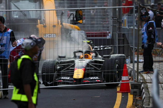 F1 - SINGAPORE GRAND PRIX 2026 06 HADJAR Isack (fra), Red Bull Racing Ford RB22, technical issues, retirement during the 2026 Formula 1 Singapore Grand Prix, 17th round of the 2026 Formula One World Championship, WM, Weltmeisterschaft from October 9 to 11, 2026 on the Marina Bay Street Circuit, in Singapore, Singapore - SingaporeSingapore  Copyright: xDPPIx