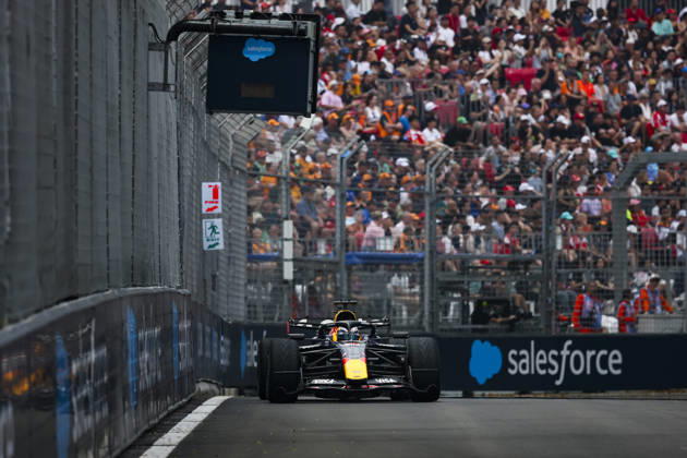 F1 - SINGAPORE GRAND PRIX 2026 03 VERSTAPPEN Max (nld), Red Bull Racing Ford RB22, action during the 2026 Formula 1 Singapore Grand Prix, 17th round of the 2026 Formula One World Championship, WM, Weltmeisterschaft from October 9 to 11, 2026 on the Marina Bay Street Circuit, in Singapore, Singapore - SingaporeSingapore  Copyright: xDPPIx