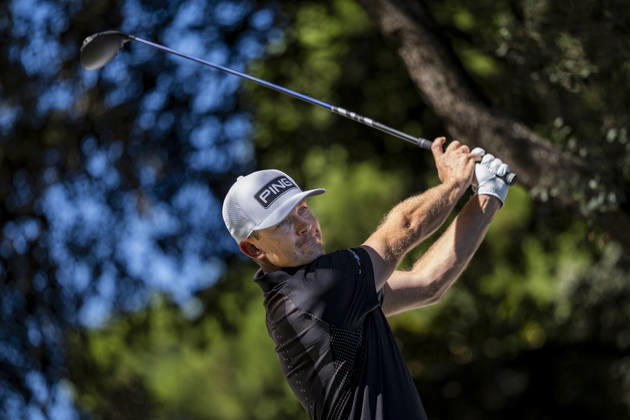 Golf 2026: Open De Espana: Day Three MADRID, SPAIN - OCTOBER 10: Joel Girrbach of Switzerland tees off on day three of the Open de Espana presented by Madrid at Club de Campo Villa de Madrid on October 10, 2026 in Madrid, Spain. Madrid Club de Campo Villa de Madrid Madrid Spain Copyright: xAlbertoxGardinx AGardin_20261010_Golf_Esp_Mad_0045