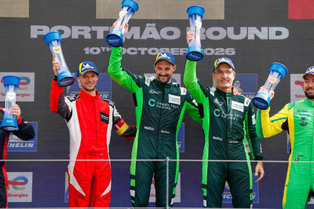 AUTO - MLC 2026 - PORTIMAO 71 AUST Stefan (ger), FERNANDEZ-LASER Felipe (ger), Rinaldi Racing, Ligier JS P325 - Toyota, LMP3 Pro Am, podium, portrait celebration during the 6th round of the 2026 Michelin Le Mans Cup on the Autodromo Internacional do Algarve from October 8 to 10, 2026 in Portimao, Portugal - PortimaoPortugal Copyright: xPauloxMariax