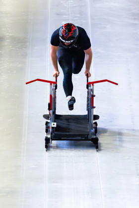 October 10, 2026, GER, Bobsleigh, Season 26–27, Men, Central Performance Test in Bobsleigh: Push Test. Traditionally, German bobsled pilots and their pushers have gathered in Oberhof for a test of strength. 98559 Oberhof LOTTO Thuringia EISARENA Oberhof Training Hall Start Facility Thuringia Germany