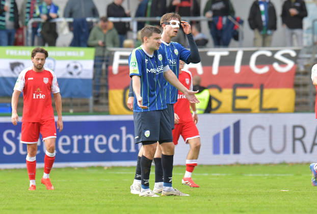October 10, 2026, GER, Soccer, Regionalliga West, 2026–2027 Season, Matchday 12, Ohlendorf Stadium in Heidewald, Gütersloh FC vs. SF Siegen 0–5 Björn Rother and Jannik Borgmann (both FC Gütersloh), from left, action, single frame, landscape orientation, facial expressions, gestures, disappointed, disappointment
