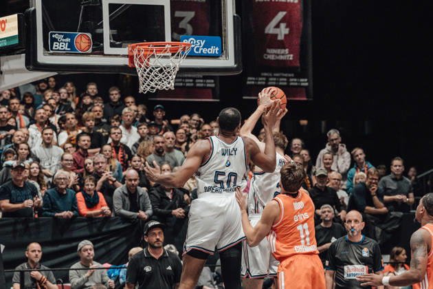 easyCredit Basketball Bundesliga, Matchday 5, Niners Chemnitz vs. Bayern Munich, October 10, 2026, starting at 4:00 p.m., Chemnitz, Chemnitz Arena. Pictured: No. 50 Austin Wiley, No. 11 Elias Rödl, 22 Nighaeal Ceaser easyCredit Basketball Bundesliga, Matchday 5, Niners Chemnitz vs. Bayern Munich, Chemnitz, Saxony, Germany Copyright: xEHLxMedia MichelxKöhlerx 20261010-Niners-Chemnitz-Bayern-M__nchen-006
