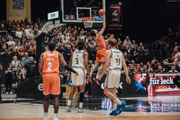 easyCredit Basketball Bundesliga, Matchday 5, Niners Chemnitz vs. Bayern Munich, October 10, 2026, starting at 4:00 p.m., Chemnitz, Chemnitz Arena. In Photo 01: Phlandrous Fleming Jr., 03 MarJon Beauchamp, 21 Justus Hollatz, 25 Ben Burnham easyCredit Basketball Bundesliga, Matchday 5, Niners Chemnitz vs. Bayern Munich, Chemnitz, Saxony, Germany Copyright: xEHLxMedia MichelxKöhlerx 20261010-Niners-Chemnitz-Bayern-M__nchen-007