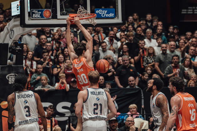 easyCredit Basketball Bundesliga, Matchday 5, Niners Chemnitz vs. Bayern Munich, October 10, 2026, starting at 4:00 p.m., Chemnitz, Chemnitz Arena. Pictured: Jannis von Seckendorf, age 90, March 3: Jon Beauchamp, 21 Justus Hollatz, 25 Ben Burnham easyCredit Basketball Bundesliga, Matchday 5, Niners Chemnitz vs. Bayern Munich, Chemnitz, Saxony, Germany Copyright: xEHLxMedia MichelxKöhlerx 20261010-Niners-Chemnitz-Bayern-M__nchen-015