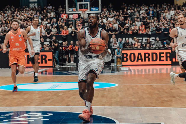 easyCredit Basketball Bundesliga, Matchday 5, Niners Chemnitz vs. Bayern Munich, October 10, 2026, starting at 4:00 p.m., Chemnitz, Chemnitz Arena. Pictured: No. 44 Kamar Baldwin. easyCredit Basketball Bundesliga, Matchday 5, Niners Chemnitz vs. Bayern Munich, Chemnitz, Saxony, Germany Copyright: xEHLxMedia MichelxKöhlerx 20261010-Niners-Chemnitz-Bayern-M__nchen-044