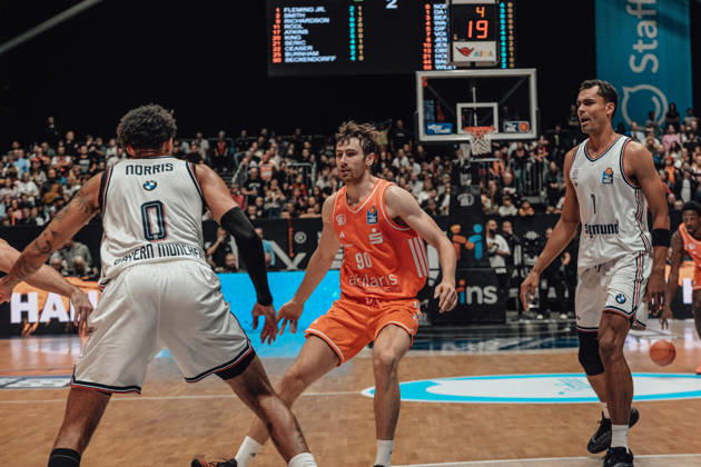 easyCredit Basketball Bundesliga, Matchday 5, Niners Chemnitz vs. Bayern Munich, October 10, 2026, starting at 4:00 p.m., Chemnitz, Chemnitz Arena. Pictured: 00 Miles Norris, 90 Jannis von Seckendorf, 01 Oscar da Silva easyCredit Basketball Bundesliga, Matchday 5, Niners Chemnitz vs. Bayern Munich, Chemnitz, Saxony, Germany Copyright: xEHLxMedia MichelxKöhlerx 20261010-Niners-Chemnitz-Bayern-M__nchen-045