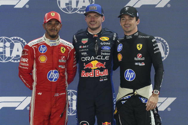 FORMULA 1 SINGAPORE AIRLINES SINGAPORE GRAND PRIX 2026 Max Verstappen (NED) 3 Red Bull Racing, Charles Leclerc (MON) 16 Ferrari and Lewis Hamilton (GBR) 44 Ferrari in parc ferme after qualifying during the Formula 1 Singapore Airlines Singapore Grand Prix 2026, Round 17 of the 2026 Formula 1 World Championship, WM, Weltmeisterschaft from 9th - 11th October 2026 at the Marina Bay Street Circuit, Singapore. Credit: Robbie Hoad Every Second Media Editorial use only. All images are copyright Every Second Media Limited. No images may be reproduced without prior permission. Copyright: xIMAGO EveryxSecondxMediax ESM-2203-0560 RobbiexHoadx xEveryxSecondxMediax